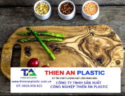 Nên dùng thớt nhựa hay thớt gỗ? Loại nào tốt hơn?