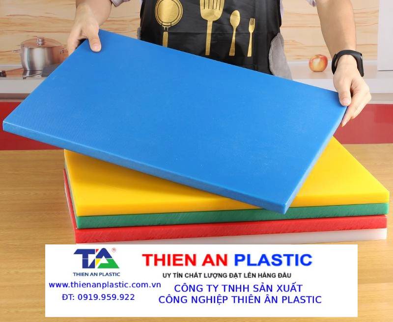 Nên dùng thớt nhựa hay thớt gỗ? Loại nào tốt hơn?