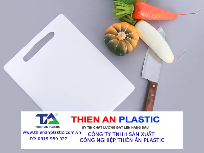 Nên dùng thớt nhựa hay thớt gỗ? Loại nào tốt hơn?