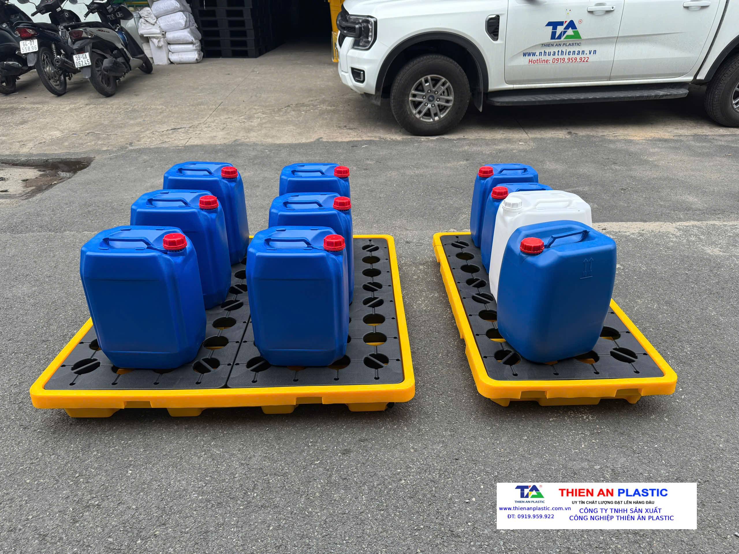 Pallet nhựa chống tràn Bình Định