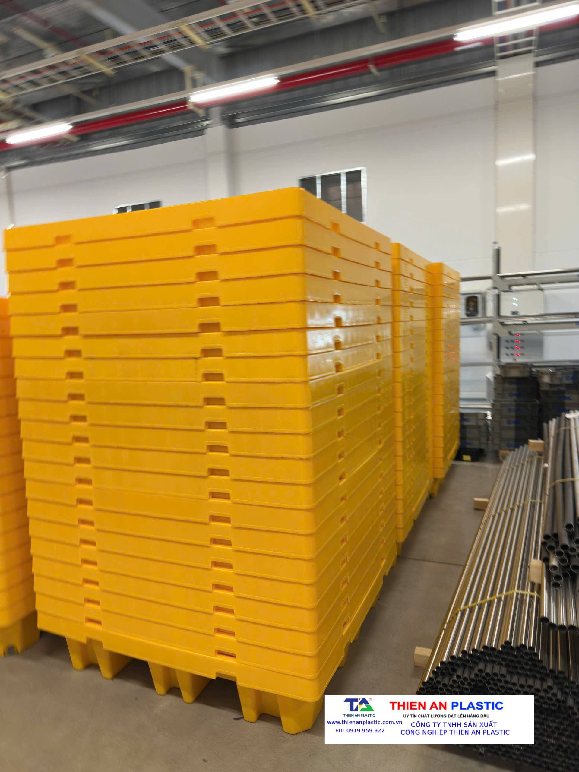 Pallet nhựa chống tràn Bình Định