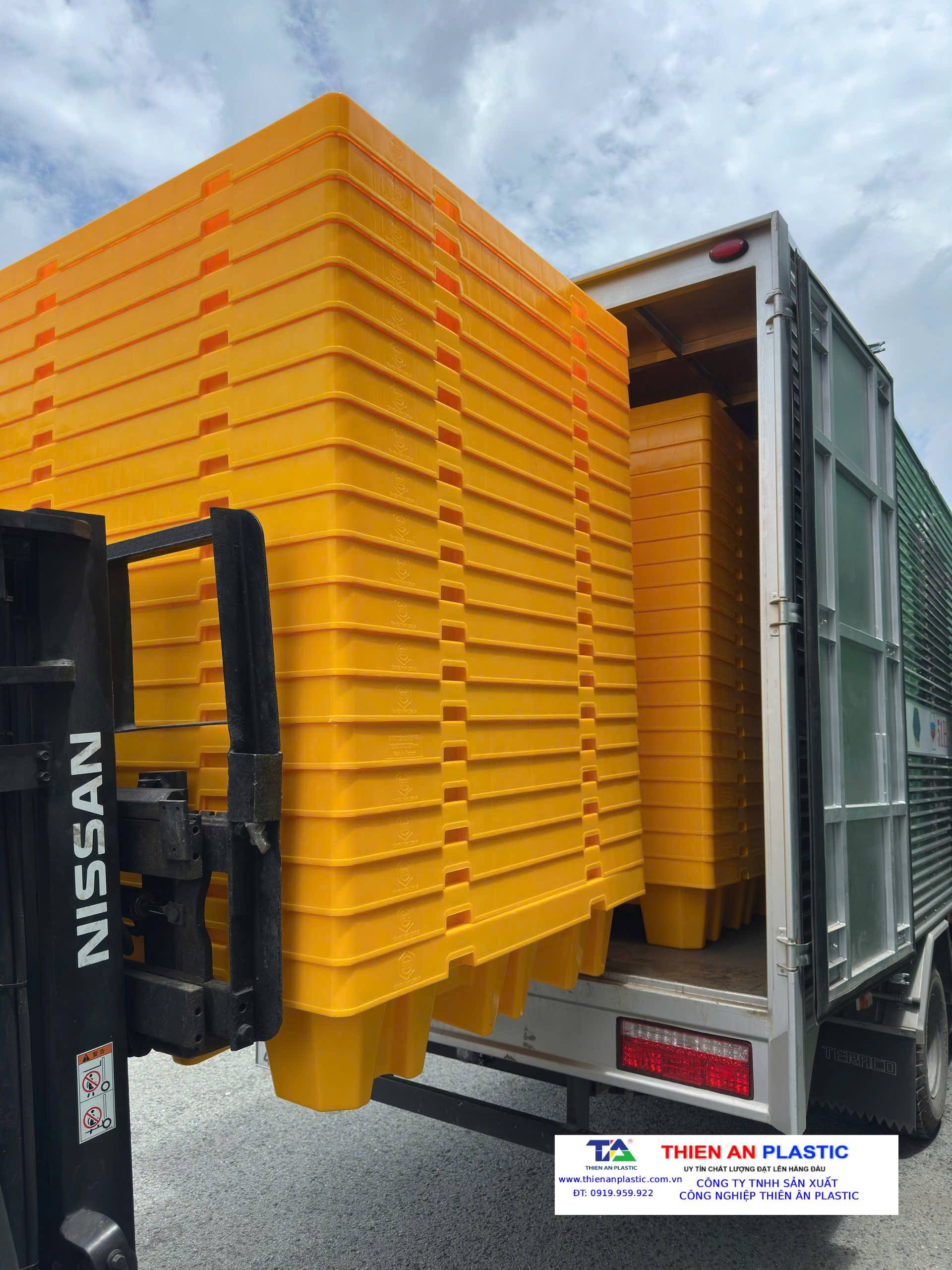 Pallet nhựa chống tràn Bình Thuận