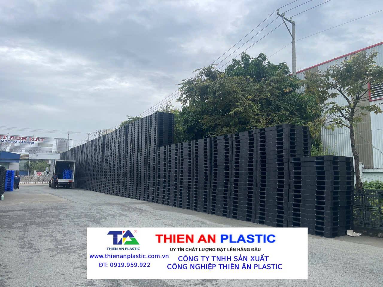 Báo giá pallet nhựa kê hàng