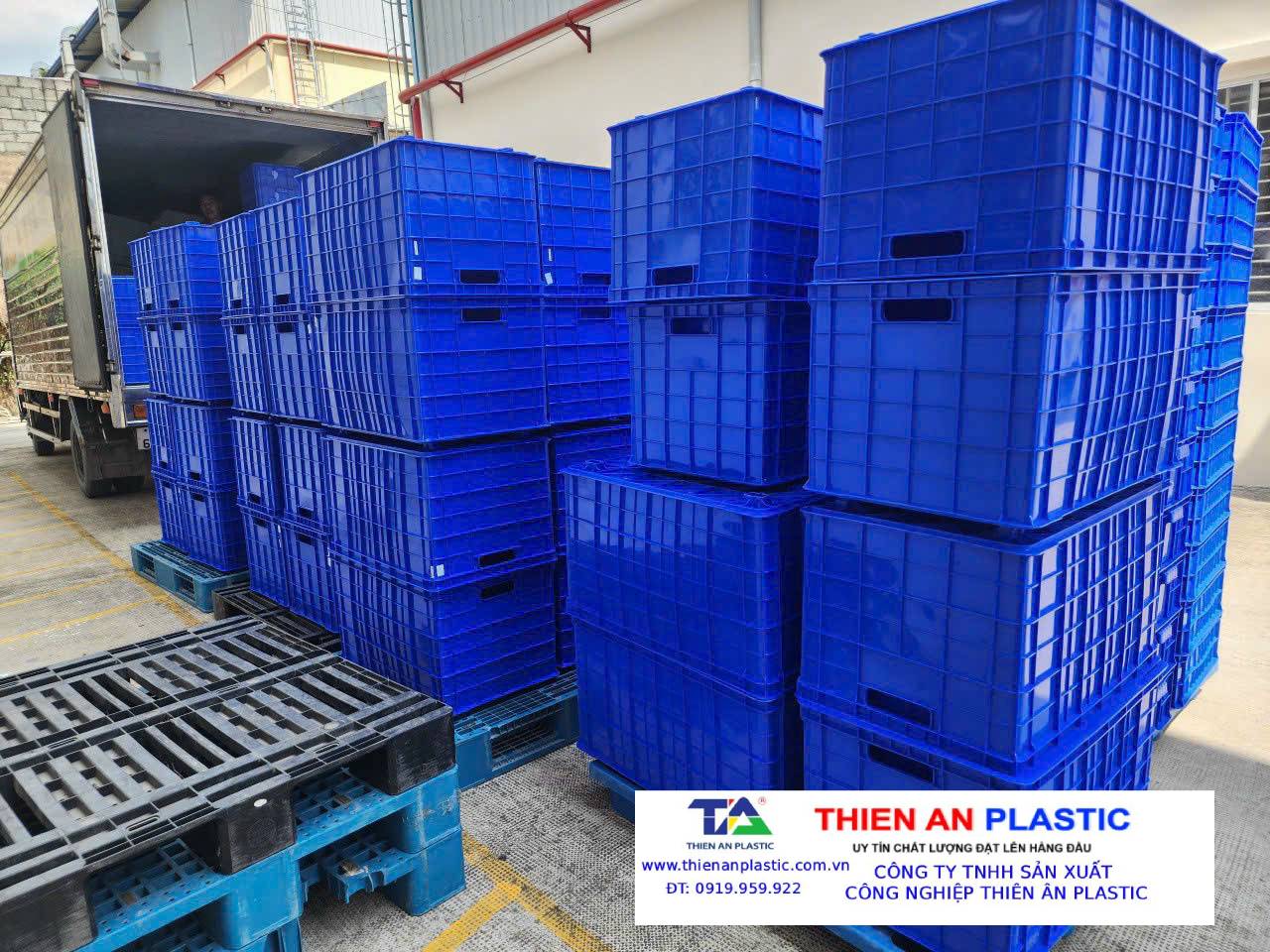 Thùng nhựa đựng thực phẩm