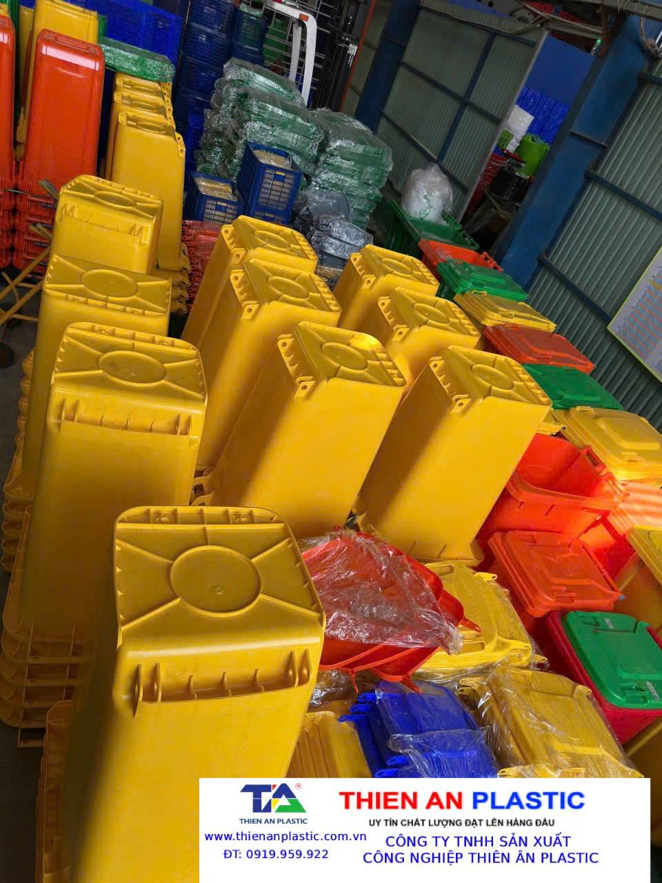 Thùng rác công cộng Quận 9