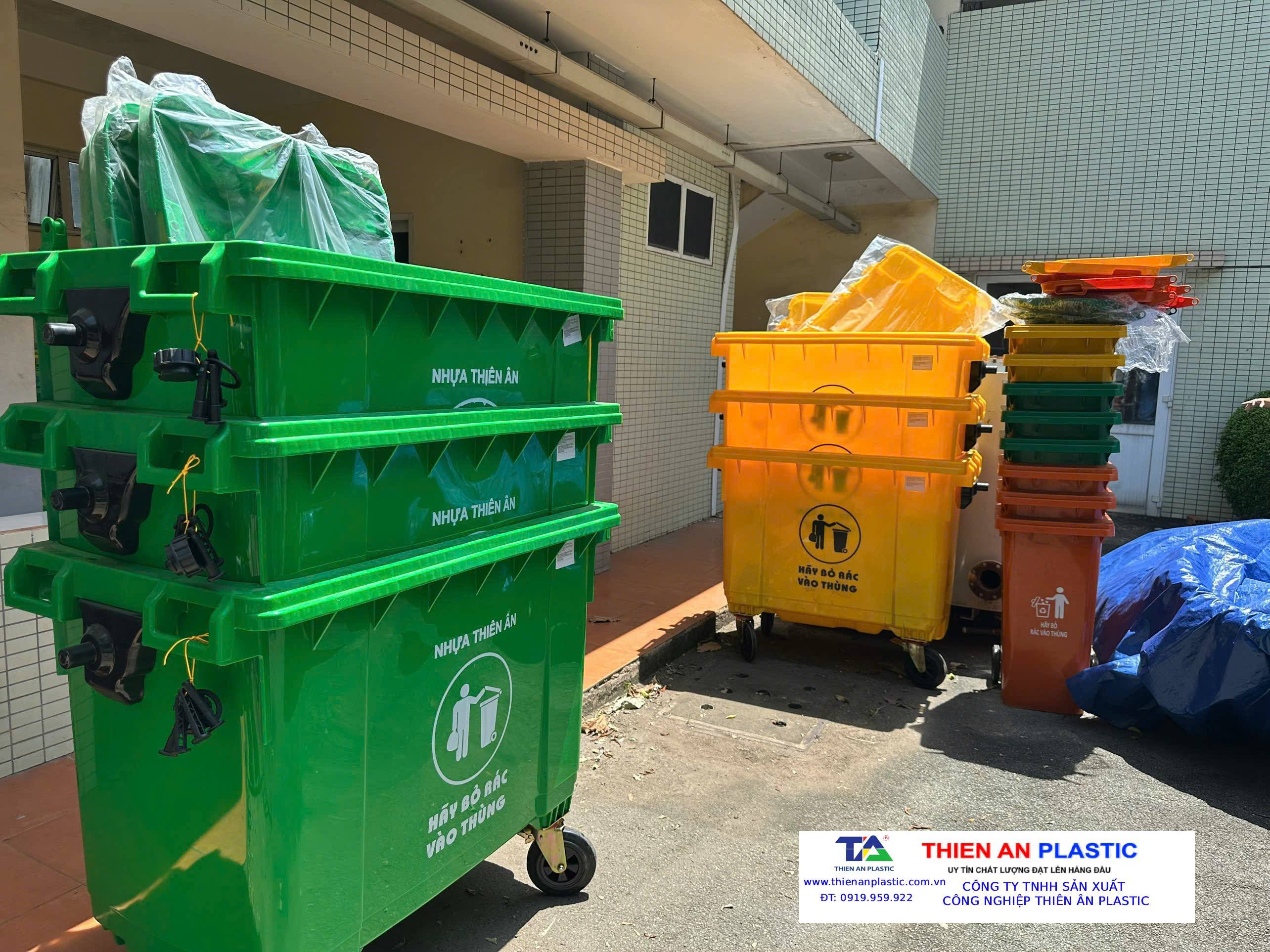 Thùng rác công cộng Quận 7