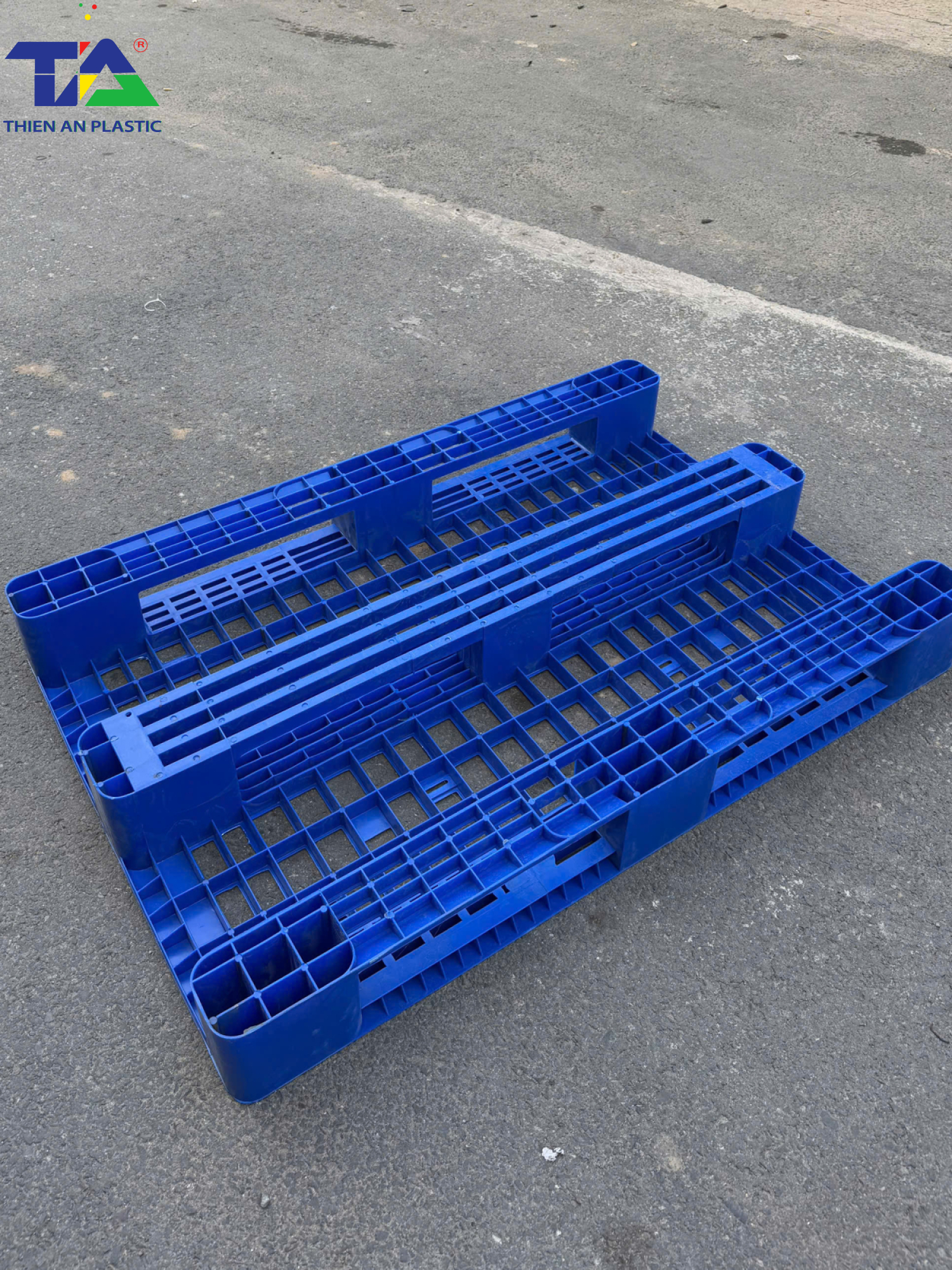 Pallet Nhựa 3 Chân TA1280 (KT: 1200 x 800 x 150mm)