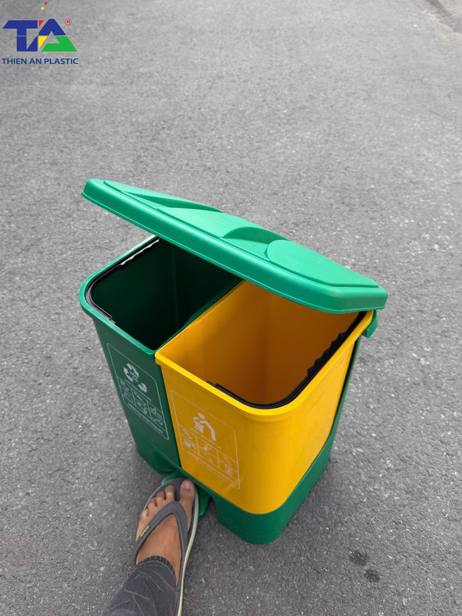 Thùng Rác Đạp Chân 2 Ngăn 40 Lít (KT: 430 x 340 x 480mm)