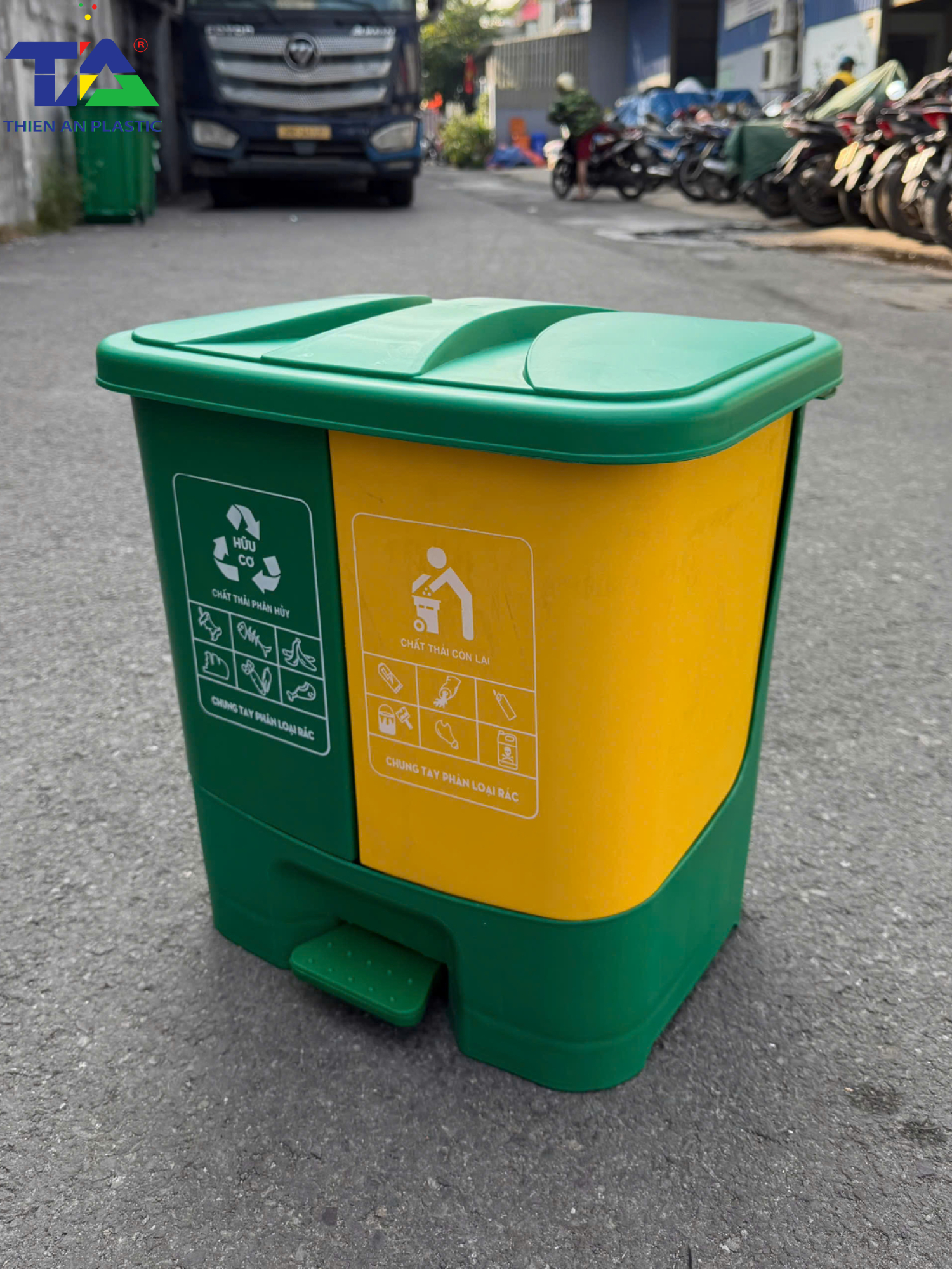 Thùng Rác Đạp Chân 2 Ngăn 40 Lít (KT: 430 x 340 x 480mm)